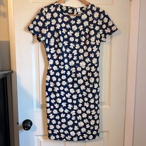 *3 for $15 Navy and white daisy floral dress